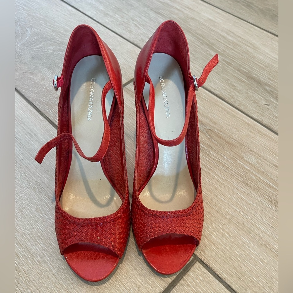 BCBG Maxazria Camilla peep toe w/backless strap heels, size  40 (US 9)
